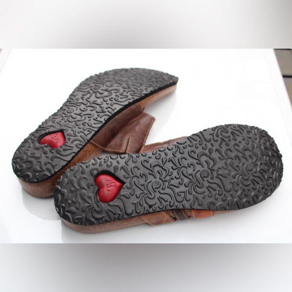 Think! Sandals - Picture 4 of 14